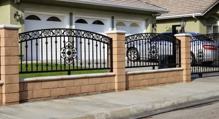 10 Inspirasi Desain Pagar Tembok Unik dan Estetik